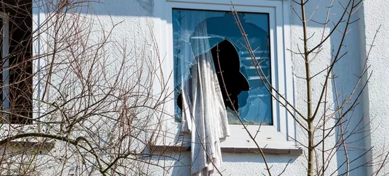 Storm Window Installation Contractors in Winnipeg, Manitoba